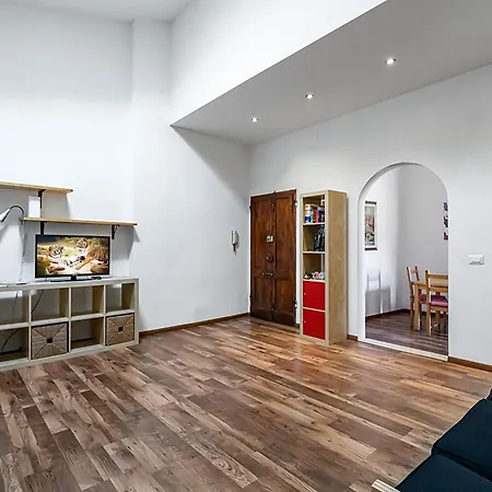 Camollia Modern Apartment! Siena