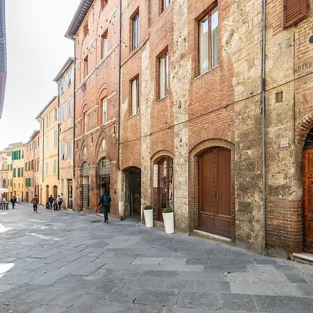 Camollia Modern Apartment! * Siena